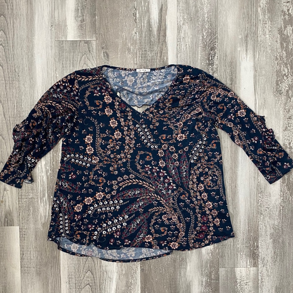 Maurices XL Long Sleeve Top with Keyhole Back